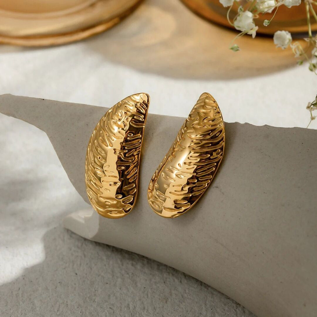 Golden Textured Crescent Stud Earrings – Sculpted Luxe
