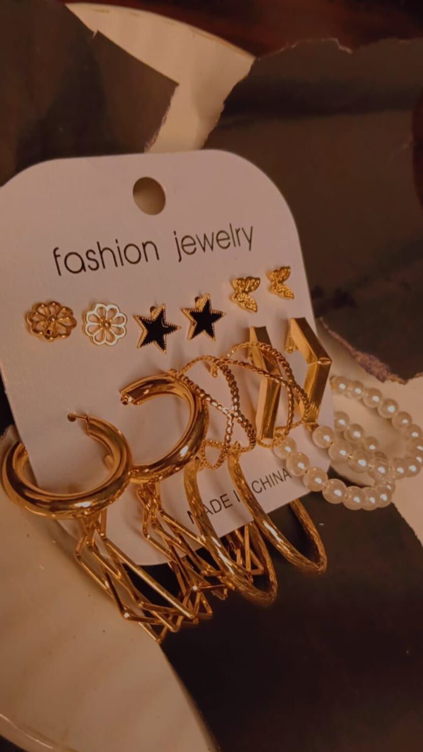 Golden Luxe Earring Combo Set (9 Pairs)