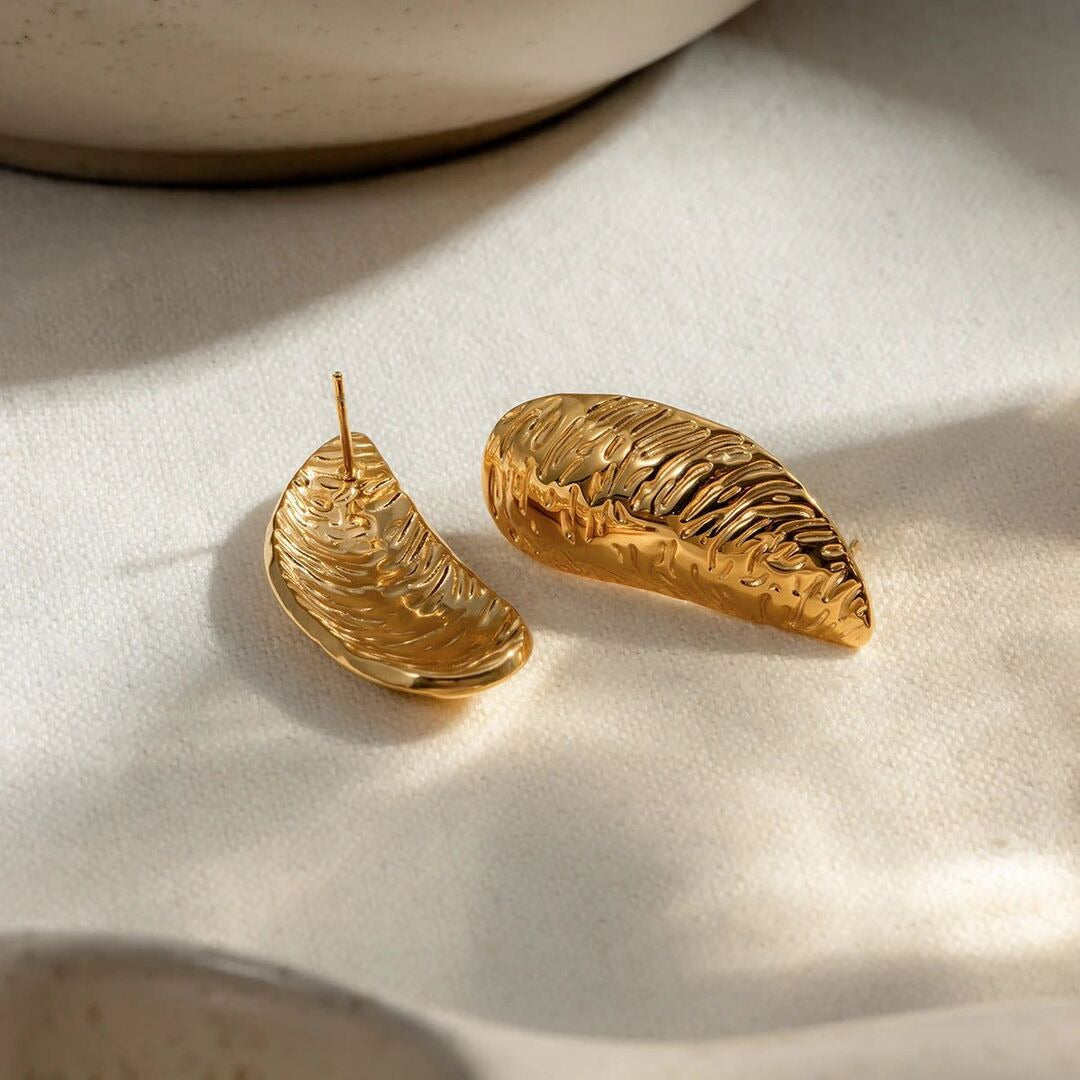 Golden Textured Crescent Stud Earrings – Sculpted Luxe