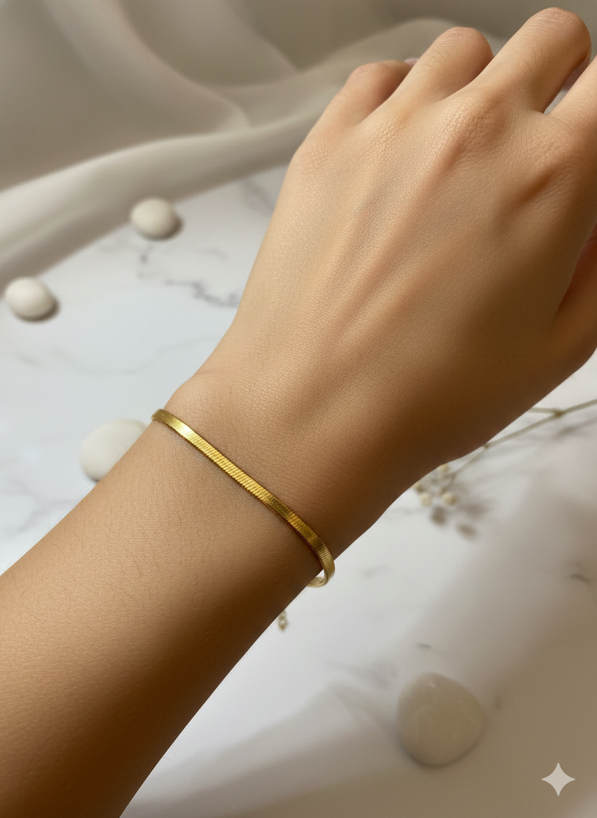 Modfuse Aura Minimal Gold Bracelet