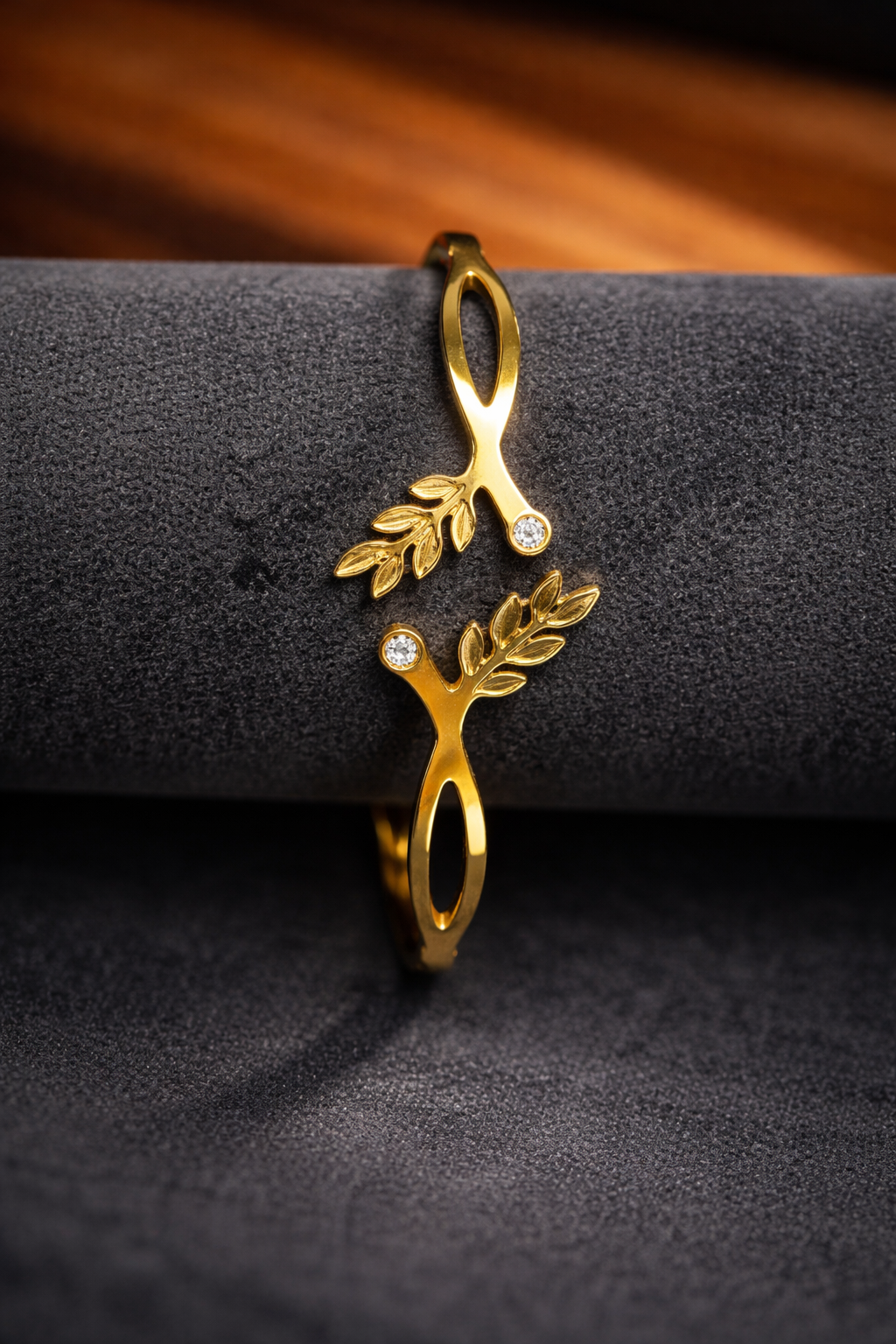 Modfuse Olivea Crystal Leaf Bangle
