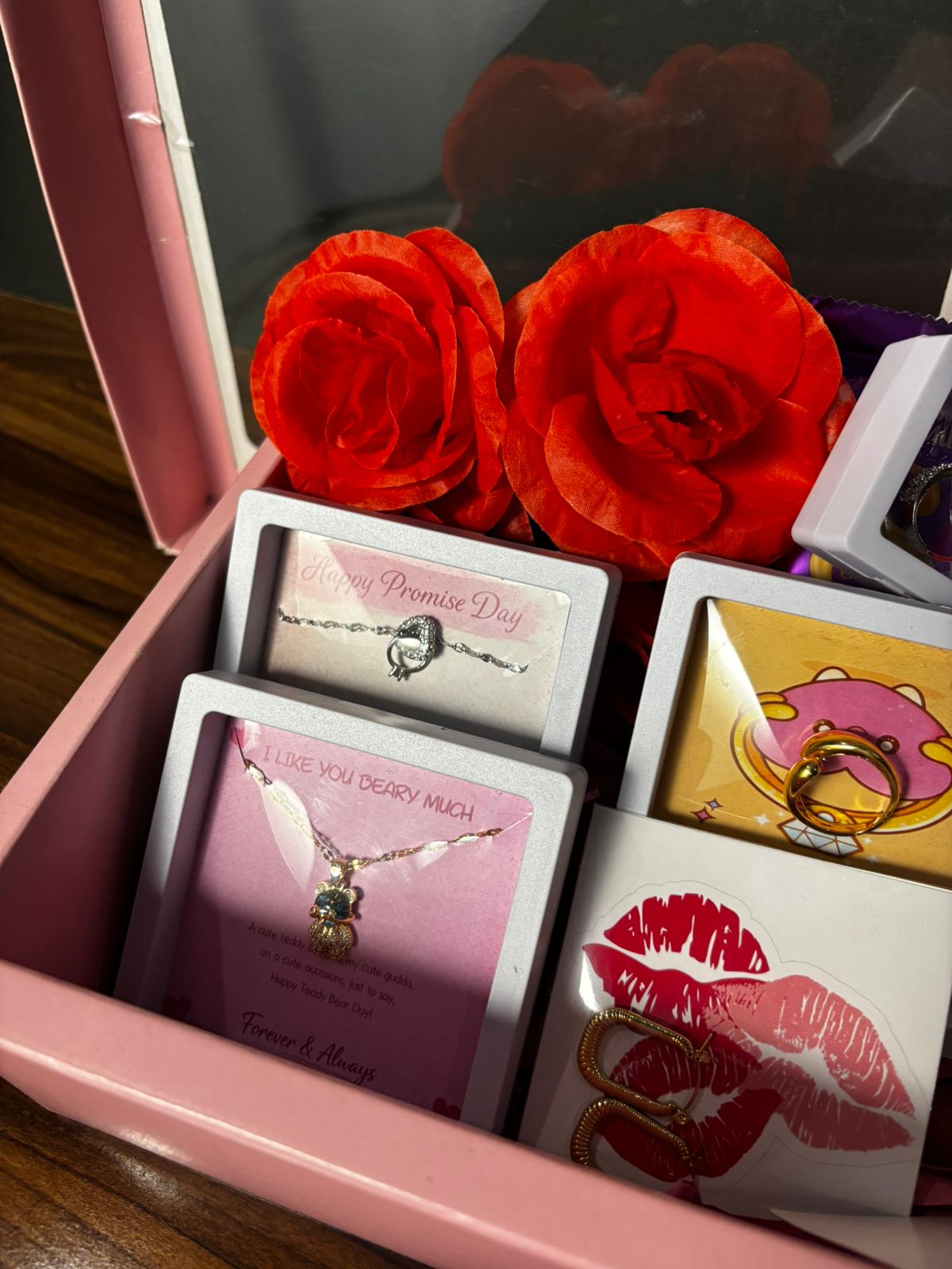 Romantic Valentine Love Gift Hamper Box